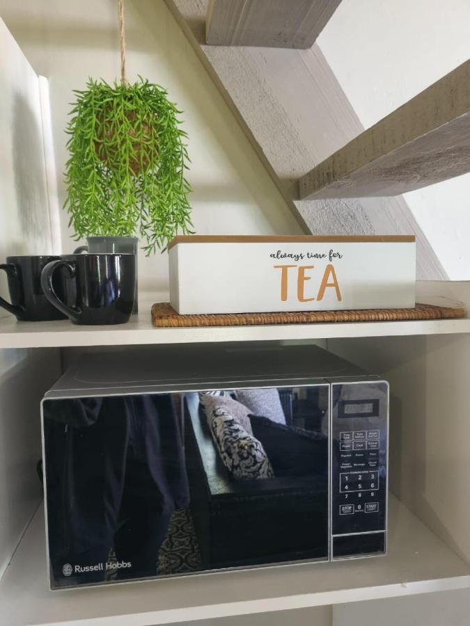 Angel 8 Airbnb Apartment 2 Robertson Bagian luar foto
