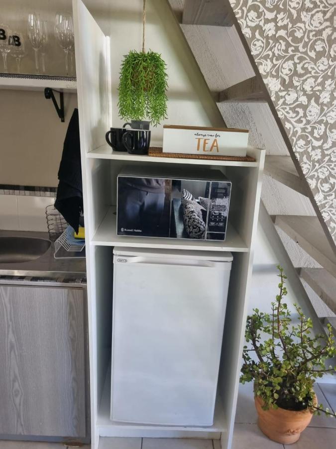 Angel 8 Airbnb Apartment 2 Robertson Bagian luar foto