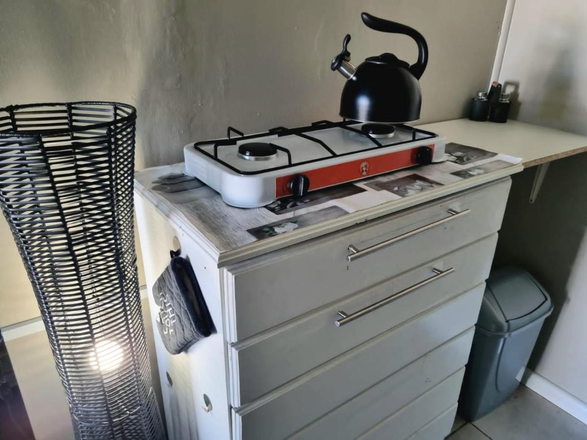 Angel 8 Airbnb Apartment 2 Robertson Bagian luar foto