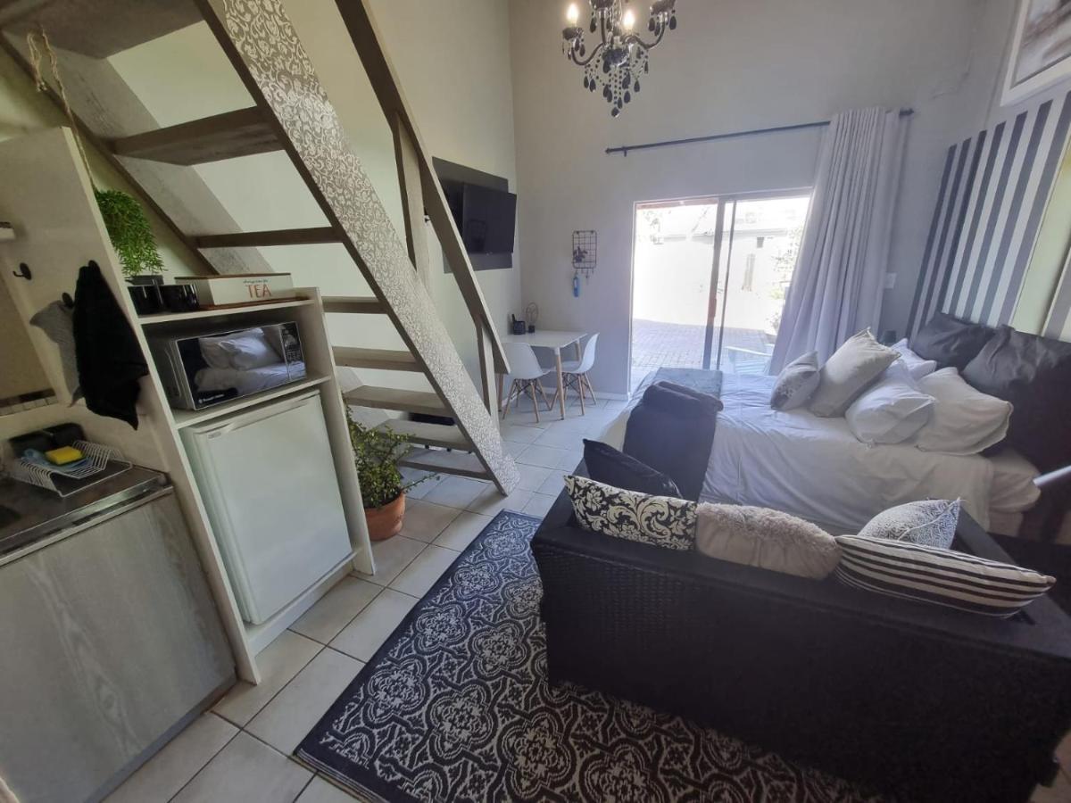 Angel 8 Airbnb Apartment 2 Robertson Bagian luar foto